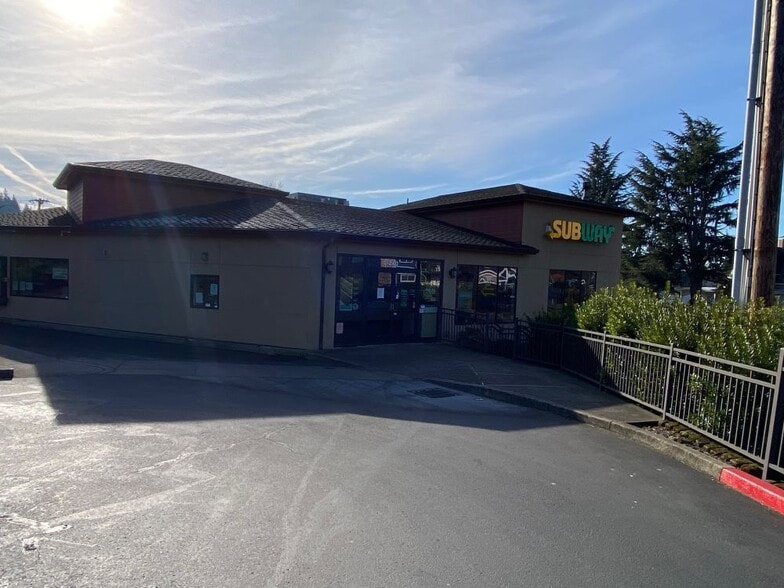 More Photos Of 240 Princeton Ave, Gladstone Restaurant For Lease