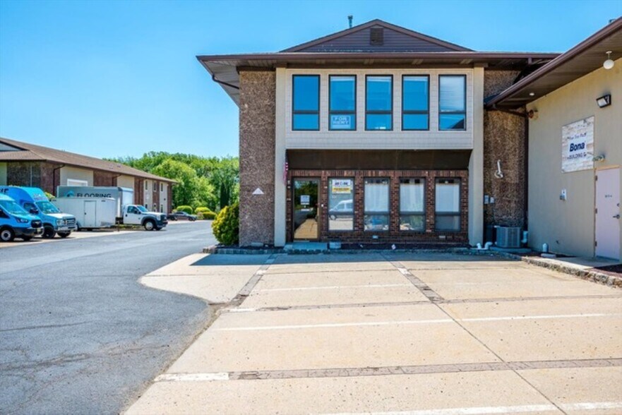 More Photos Of 289 State Route 33, Manalapan Township Unknown For Lease