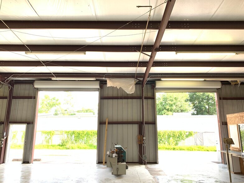More Photos Of 2227 Golden Rd, Spring Warehouse For Lease