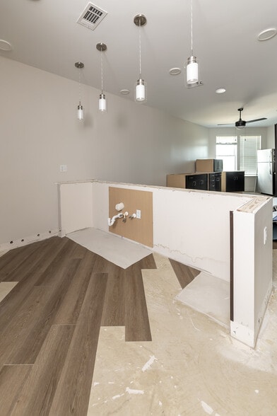 More Photos Of 300 S Hollywood St, Memphis Apartments For Sale