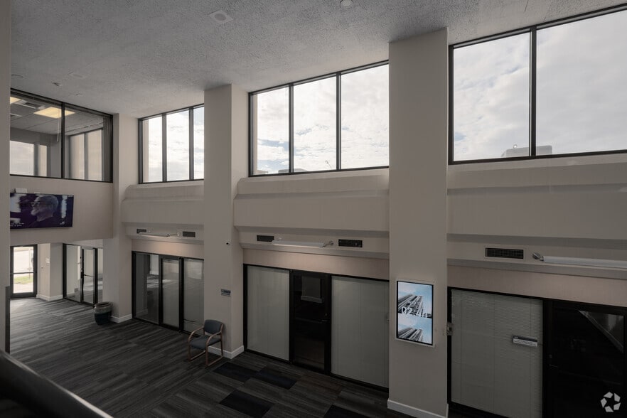 More Photos Of 6815 Manhattan Blvd, Fort Worth Office For Lease