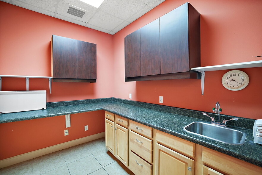 More Photos Of 3651 Lake Center Dr, Mount Dora Medical For Sale