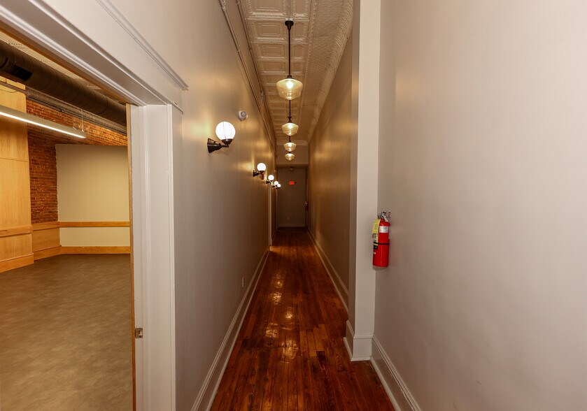 More Photos Of 154 Magnolia St, Spartanburg Storefront Retail Office For Lease