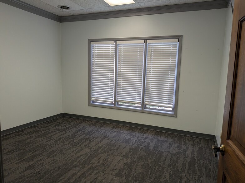 More Photos Of 6745 S Gray Rd, Indianapolis Office For Lease