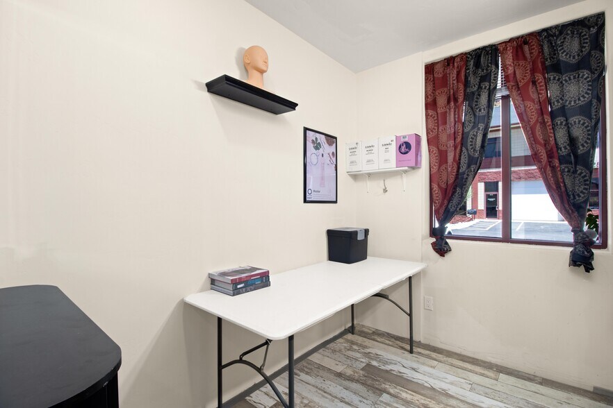 More Photos Of 2550 Highway 82, Glenwood Springs Showroom For Sale