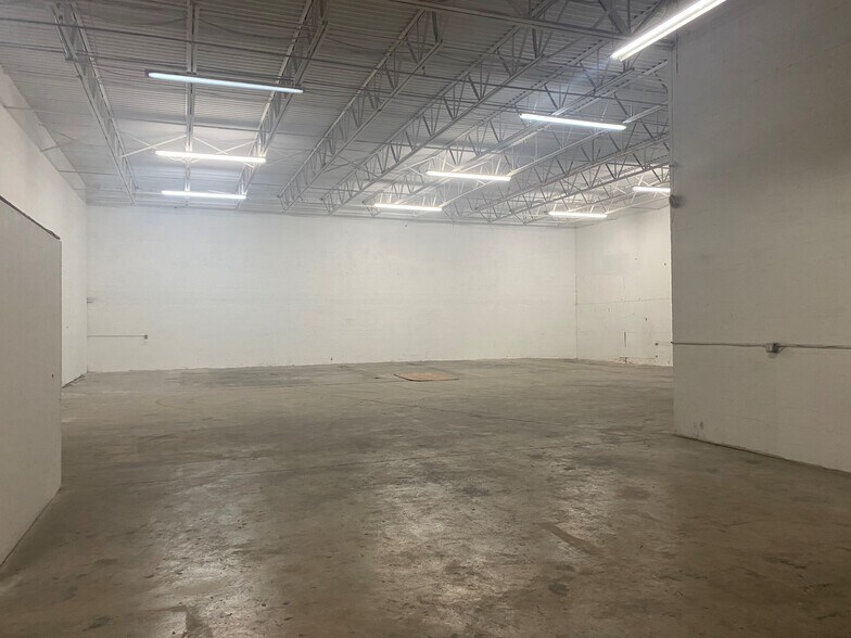 More Photos Of 1959 Dr Martin Luther King Jr Blvd, Pompano Beach Warehouse For Lease