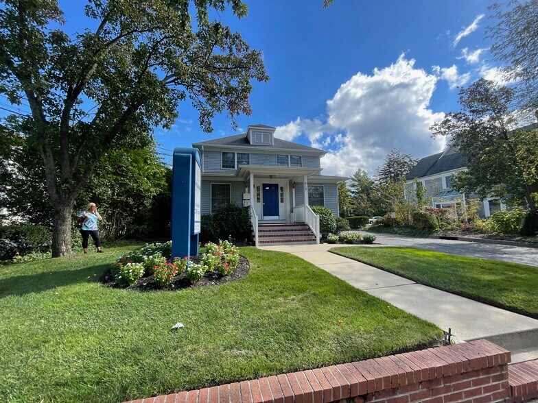 More Photos Of 615 Main St, Toms River Office For Sale