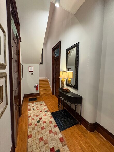 More Photos Of 143 4th Ave N, Franklin Loft Creative Space For Lease