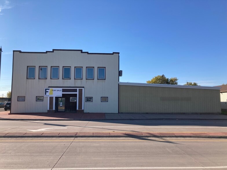 Primary Photo Of 429-431 Tower Ave, Superior Manufacturing For Sale