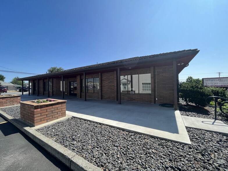 More Photos Of 333 E Main St, Hermiston Office Residential For Sale