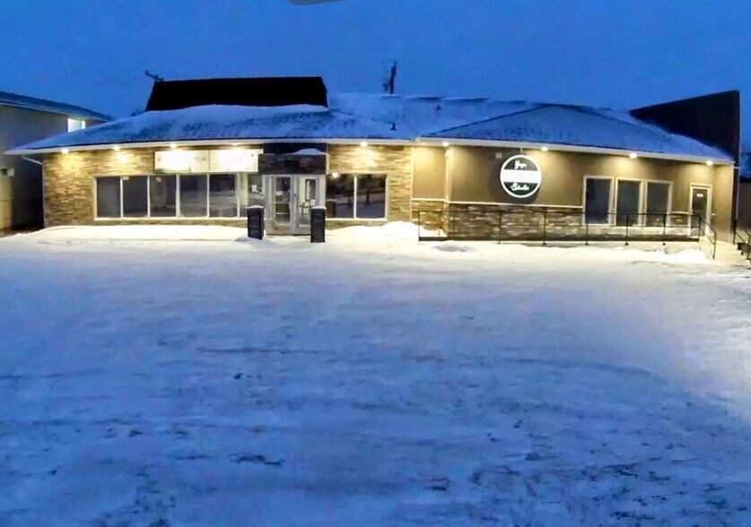 More Photos Of 1001 Main Street, Kindersley Office Residential For Sale