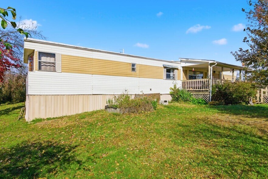 More Photos Of 204 Douglas Ln, Pearisburg Hospitality For Sale