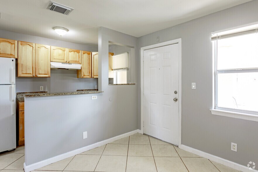 More Photos Of 900-902 SE 1st St, Pompano Beach Apartments For Sale