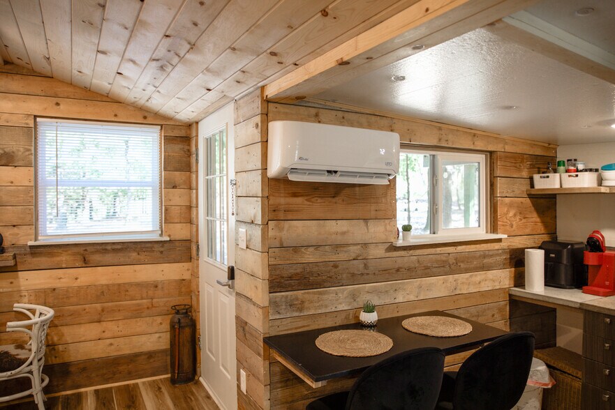 More Photos Of 6159 Crestview Dr, Athens Specialty For Sale