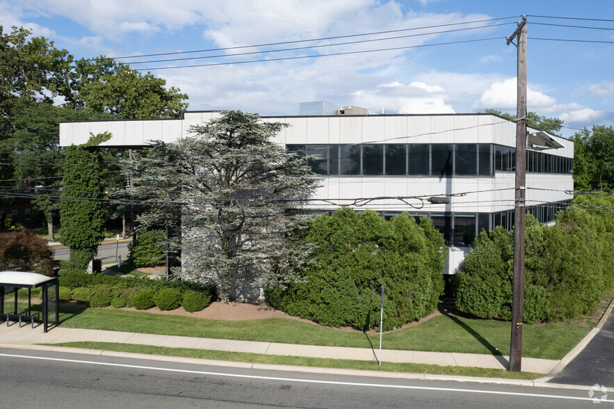 Primary Photo Of 473 Sylvan Ave, Englewood Cliffs Medical For Lease