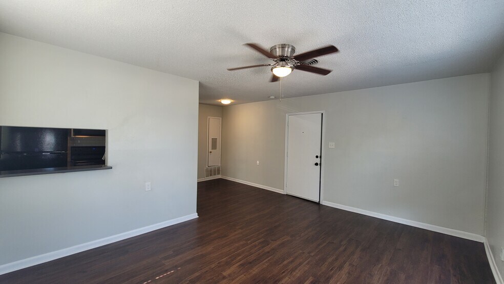 More Photos Of 1635 W Mulberry Ave, San Antonio Apartments For Sale