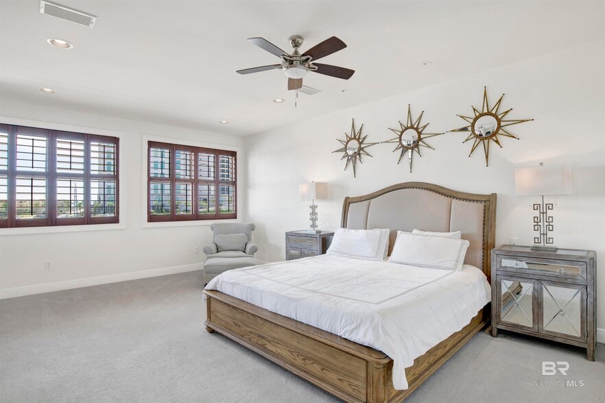 More Photos Of 16 Market St, Orange Beach Office For Sale