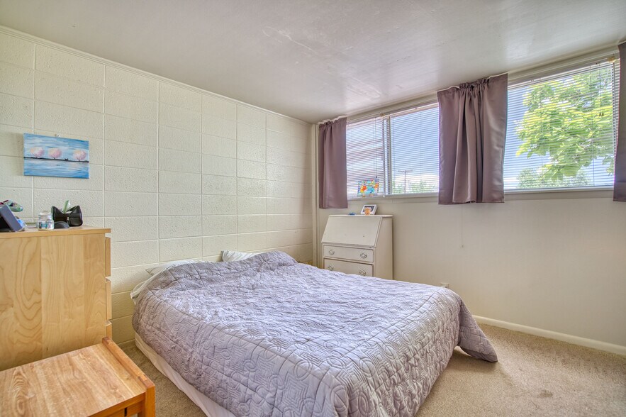 More Photos Of 1405 Coffman St, Longmont Apartments For Sale