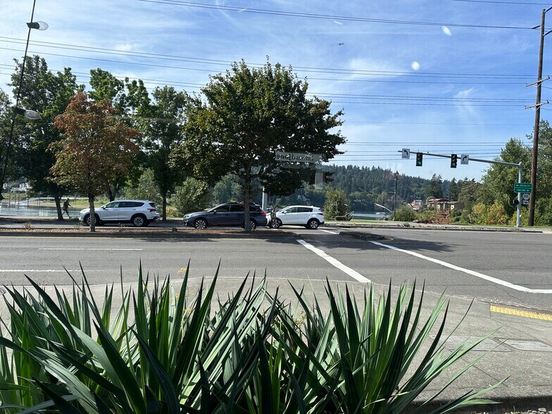 More Photos Of 1906 SE Monroe St, Portland Freestanding For Lease