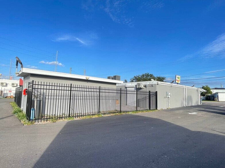 More Photos Of 7522 N Armenia Ave, Tampa Freestanding For Sale