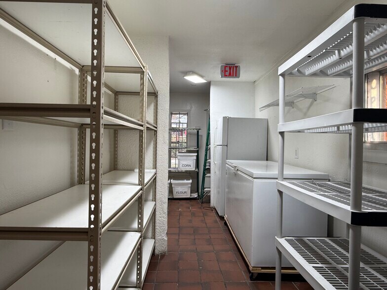 More Photos Of 5402 S Zarzamora St, San Antonio Restaurant For Sale