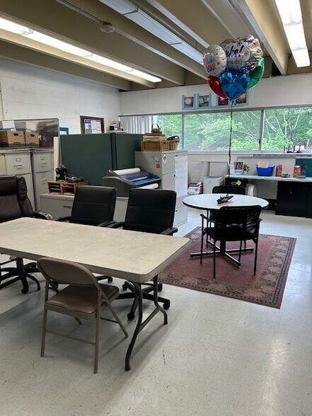 More Photos Of 50 Pamela Rd, Framingham Schools For Lease