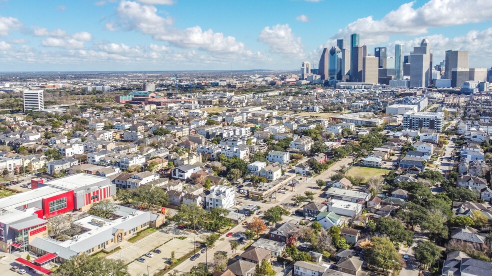 More Photos Of 815 W Gray St, Houston Specialty For Sale