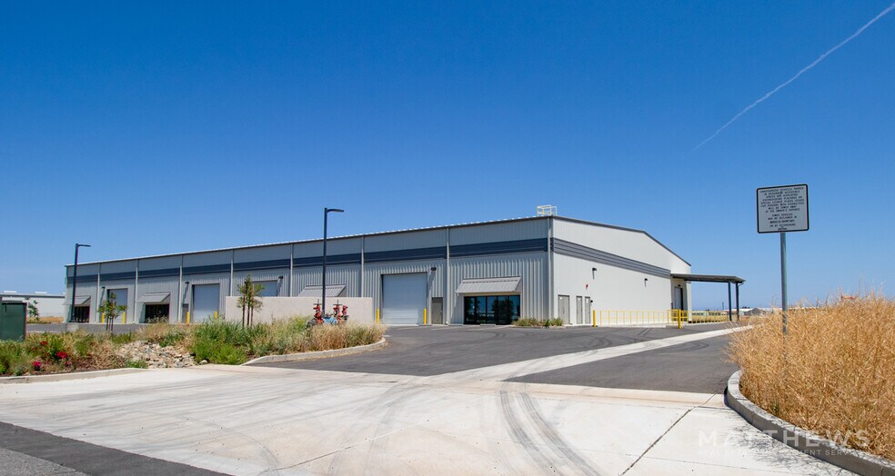More Photos Of 150 Hawk Dr, Merced Warehouse For Lease