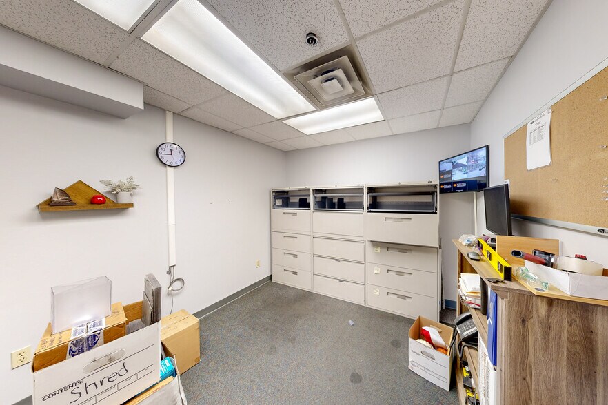 More Photos Of 1 Nablus Rd, Wakefield Distribution For Lease