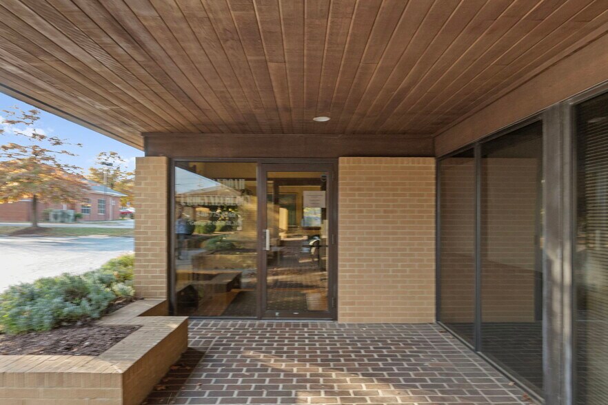 More Photos Of 1730 Amherst St, Winchester Medical For Sale