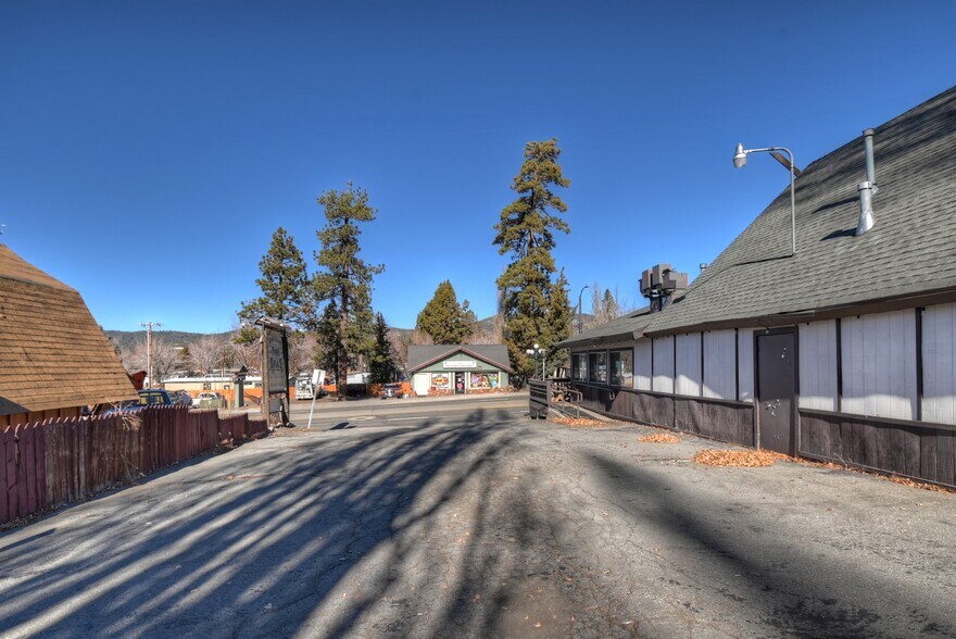 More Photos Of 41025 Big Bear Blvd, Big Bear Lake Restaurant For Sale
