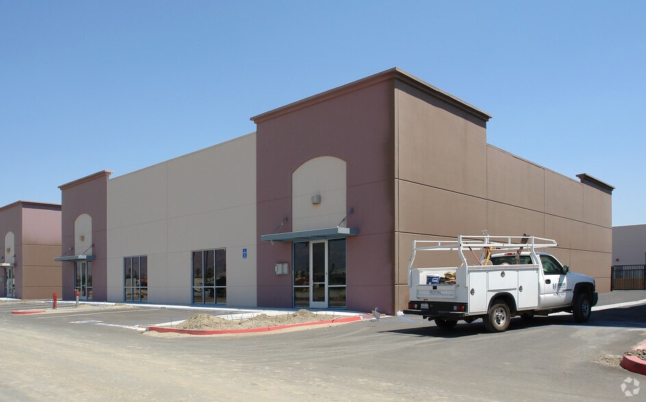 More Photos Of 82855 Market St, Indio Unknown For Lease