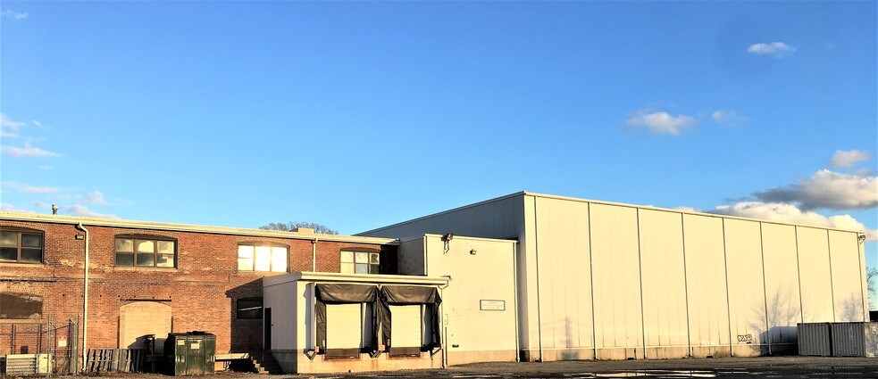 More Photos Of 376 Nash Rd, New Bedford Refrigeration Cold Storage For Lease