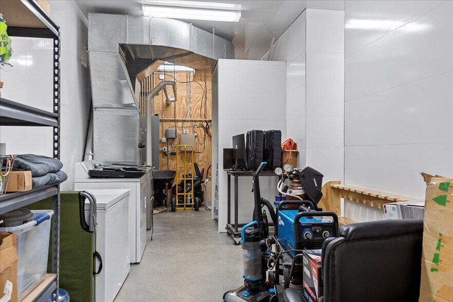 More Photos Of 1001 High Prairie Dr, Athens Freestanding For Sale