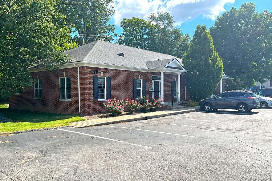 Primary Photo Of 219 Southland Dr, Lexington Office For Lease