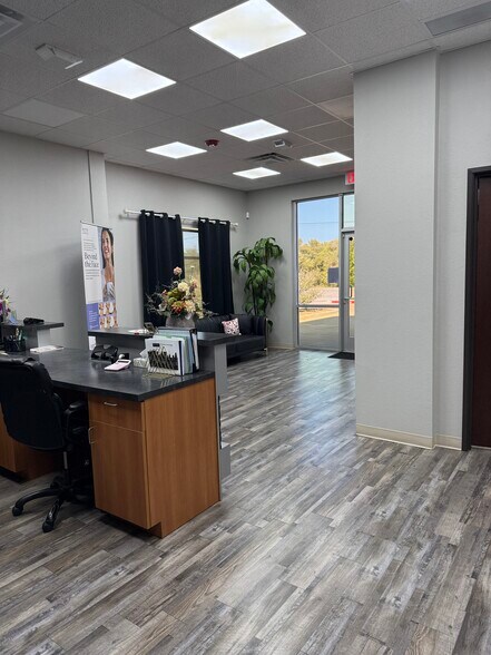 More Photos Of 1315 Chisholm Trail Pky, Duncan Medical For Sale