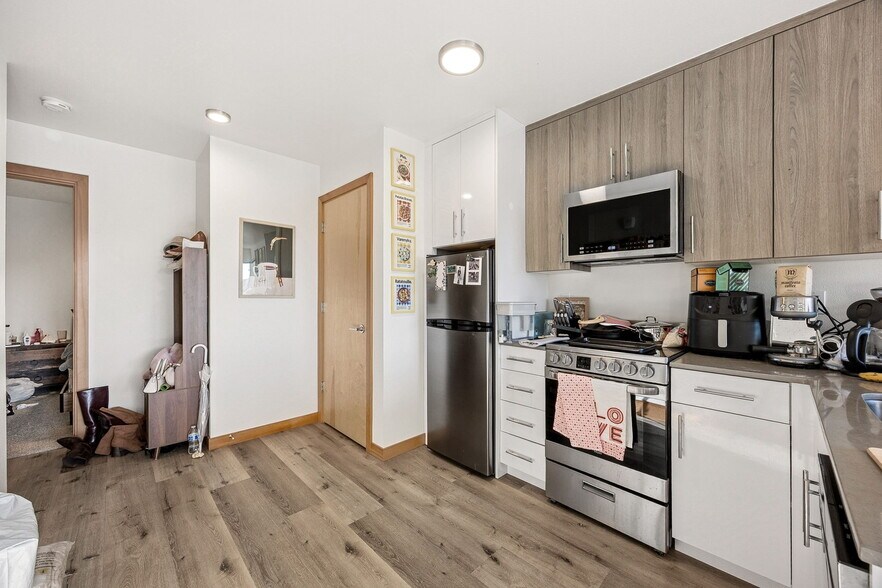 More Photos Of 2226 NW 58th St, Seattle Apartments For Sale