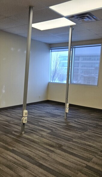 More Photos Of 51 Sunpark Dr SE, Calgary Office For Lease