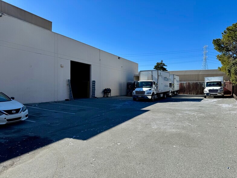 More Photos Of 350 Hatch Dr, Foster City Warehouse For Sale