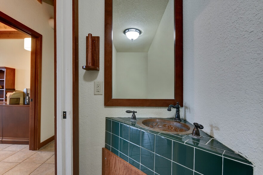 More Photos Of 5107 Monaco Cir, San Antonio Office For Sale