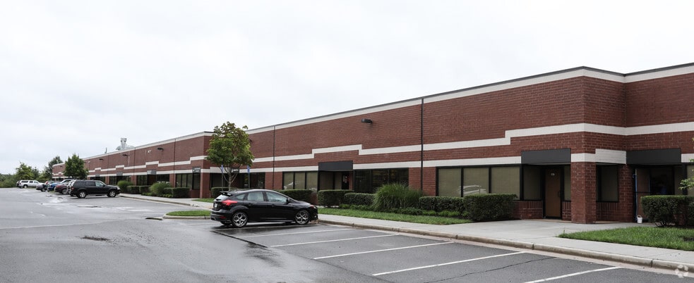 More Photos Of 21670 Red Rum Dr, Ashburn Research And Development For Lease