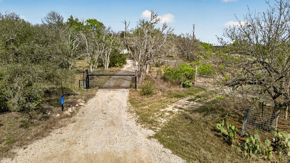 More Photos Of 1151 County Road 2615, Rio Medina Land For Sale