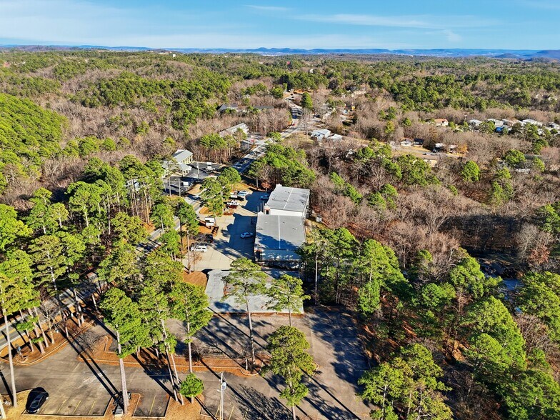 More Photos Of 3022 E Van Buren, Eureka Springs Storefront For Lease