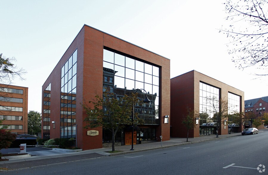 More Photos Of 126 College St, Burlington Office For Lease