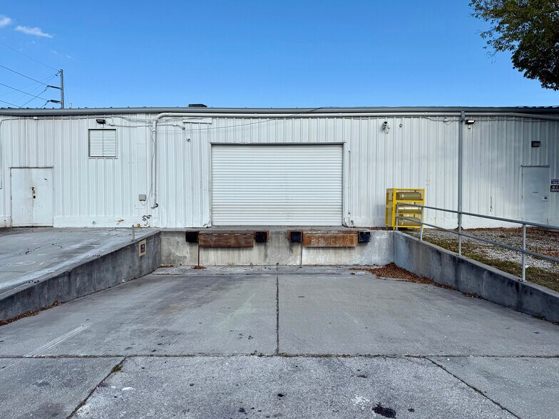 More Photos Of 927 Fern St, Altamonte Springs Light Manufacturing For Sale