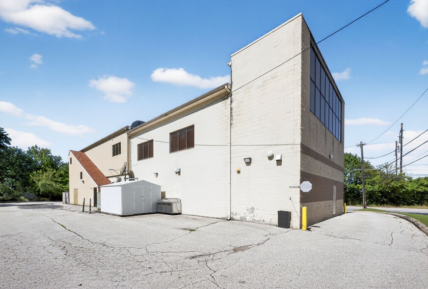 More Photos Of 514 E King Rd, Malvern Storefront Retail Office For Sale