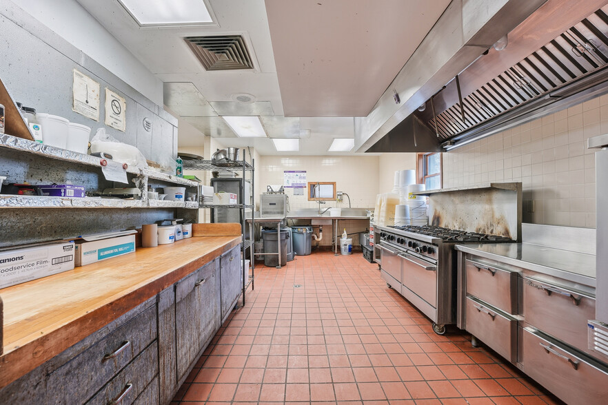 More Photos Of 2305 Wilmington Rd, New Castle Restaurant For Sale
