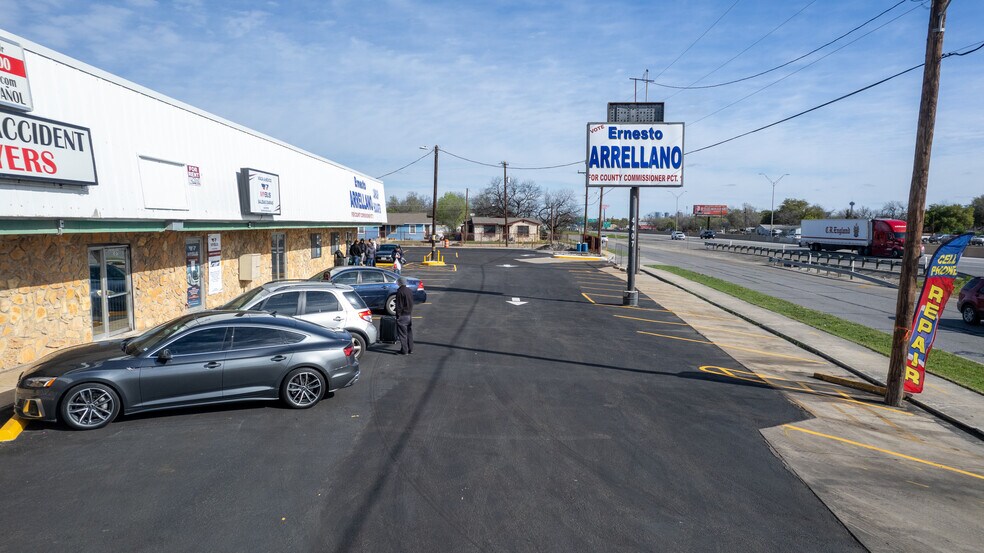 More Photos Of 4407 I-35 Fwy, San Antonio Unknown For Lease
