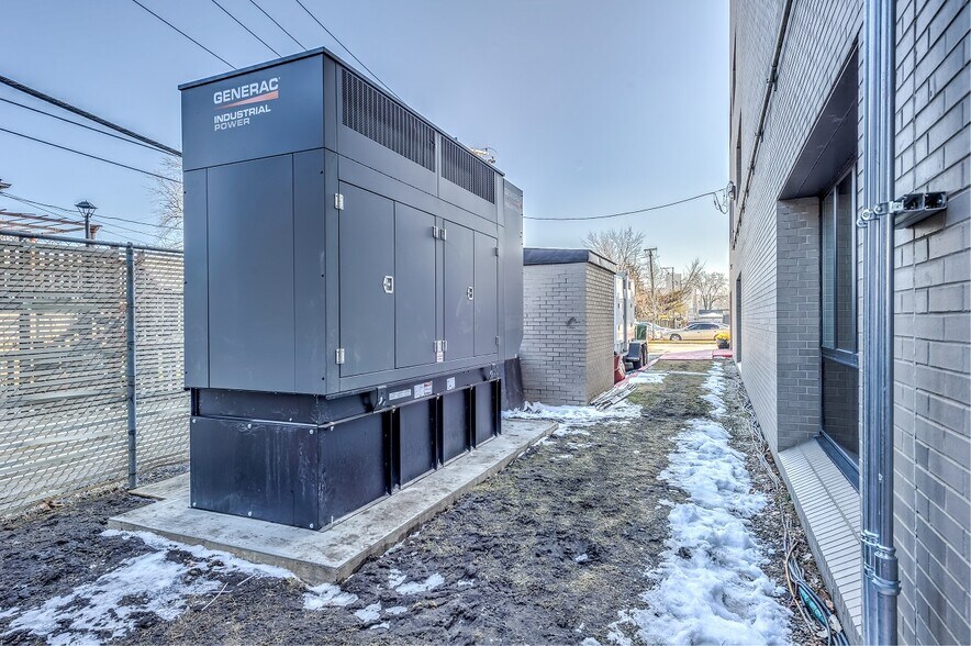 More Photos Of 4211 N Cicero Ave, Chicago Medical For Lease