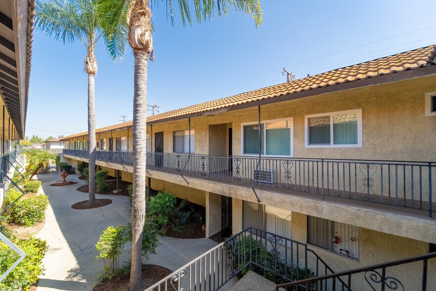 More Photos Of 2221 E Lenita Ln, Santa Ana Apartments For Sale